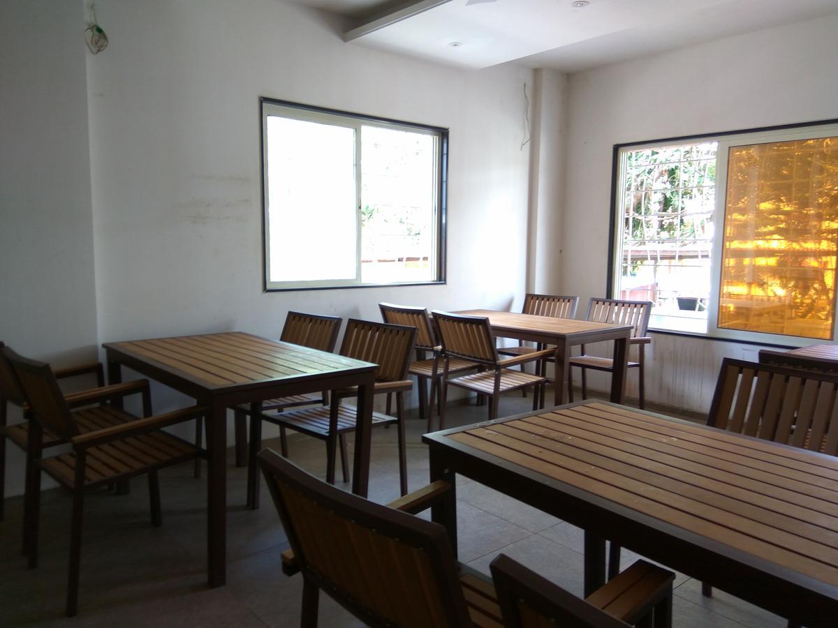 Manasi Inn Sātāra Exterior foto