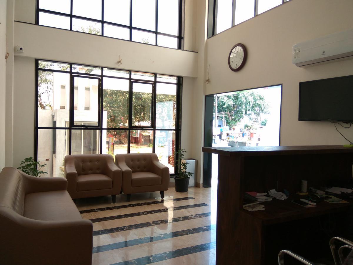 Manasi Inn Sātāra Exterior foto