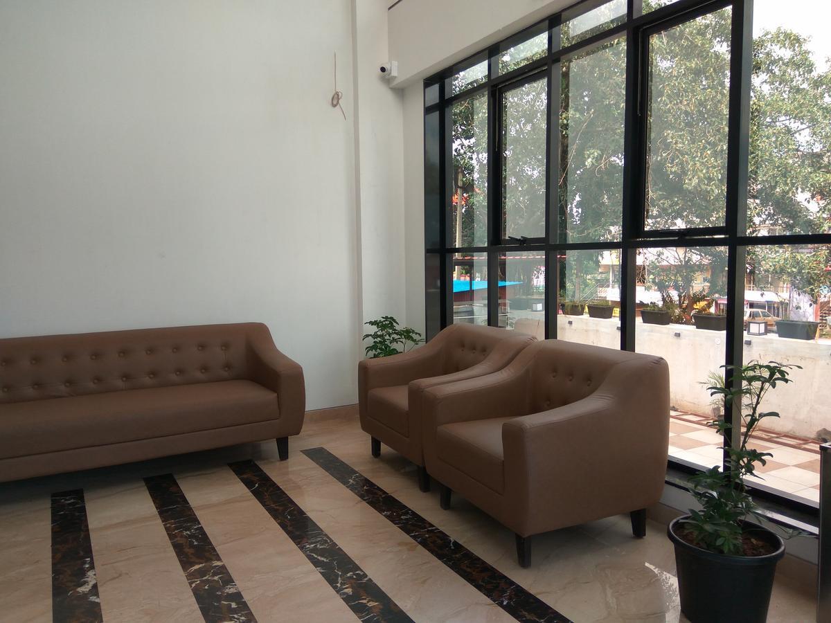 Manasi Inn Sātāra Exterior foto